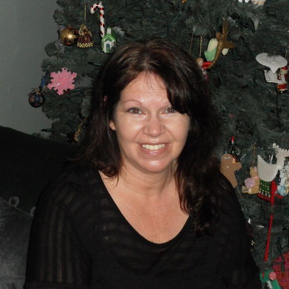 Meet your Posher, Beth - Picture 1 of 1